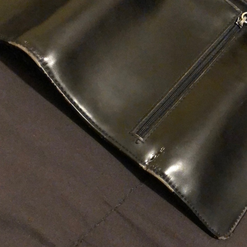 Guess Wallet - Picture 5 of 14